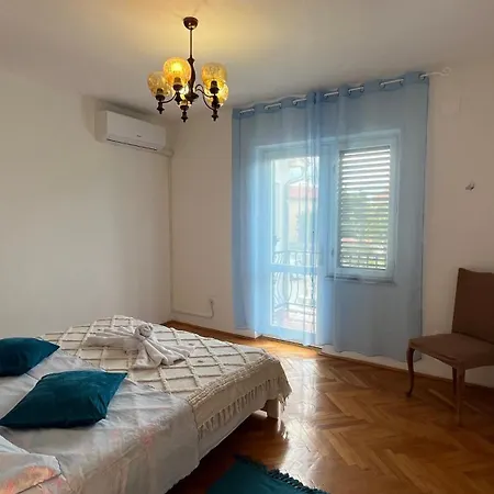Holliday House Klostar Дом отдыха Ядраново