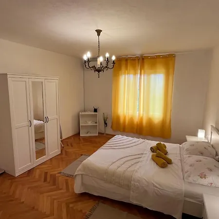 Holliday House Klostar Дом отдыха Ядраново