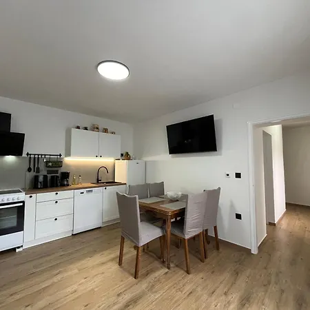 Holliday House Klostar Jadranovo